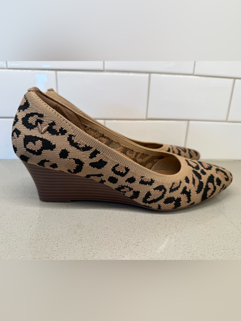 VIVAIA Margot Wedge Pro - Tamia Wedge - Leopard Print